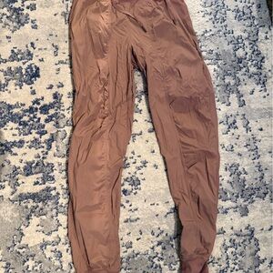Lululemon ladies brown pants